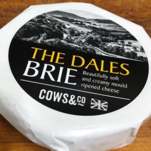 Dales Brie 1kg Cows & Co